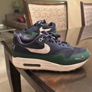 Nike Kicks